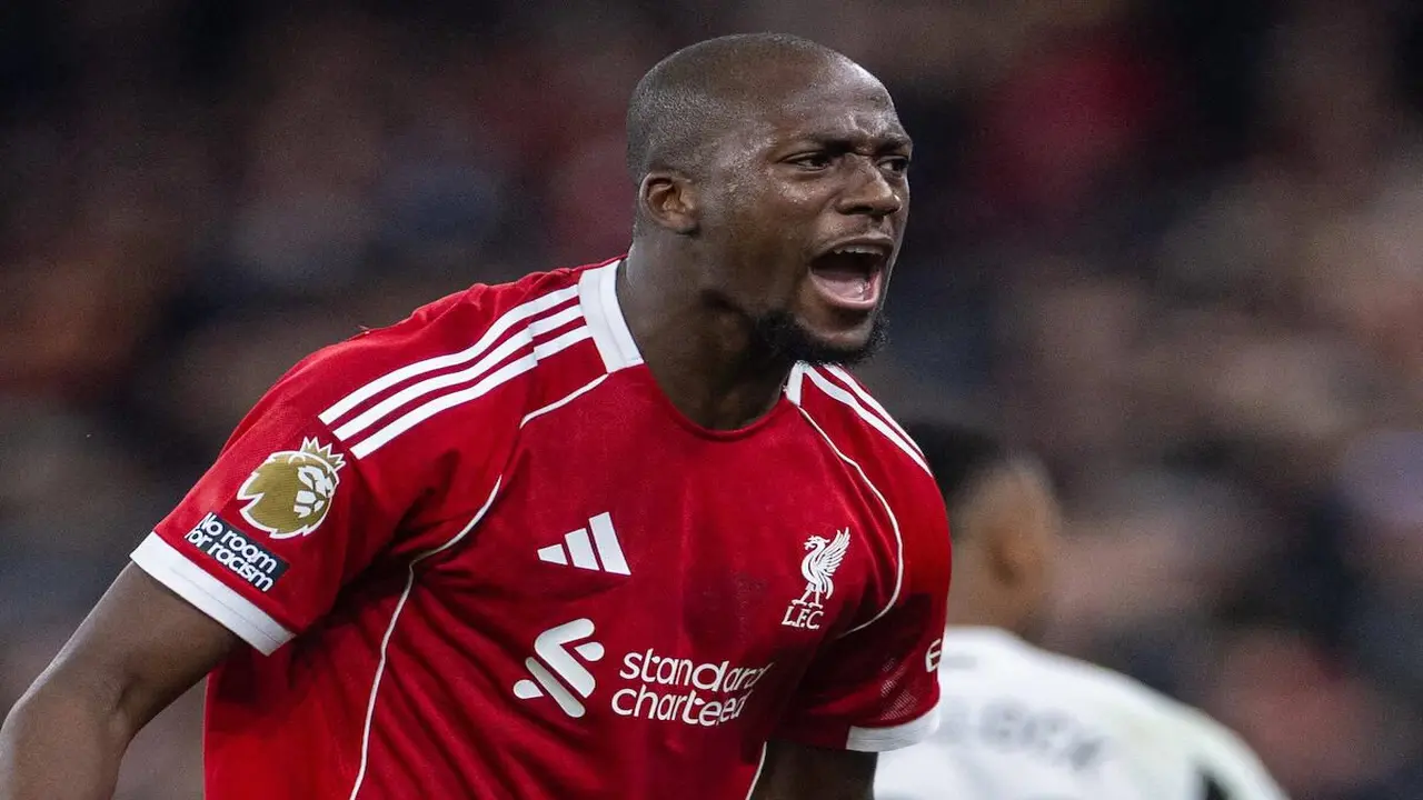 تطورات جديدة تمنح جماهير ليفربول تفاؤلاً كبيراً حول مستقبل المدافع إبراهيما كوناتي